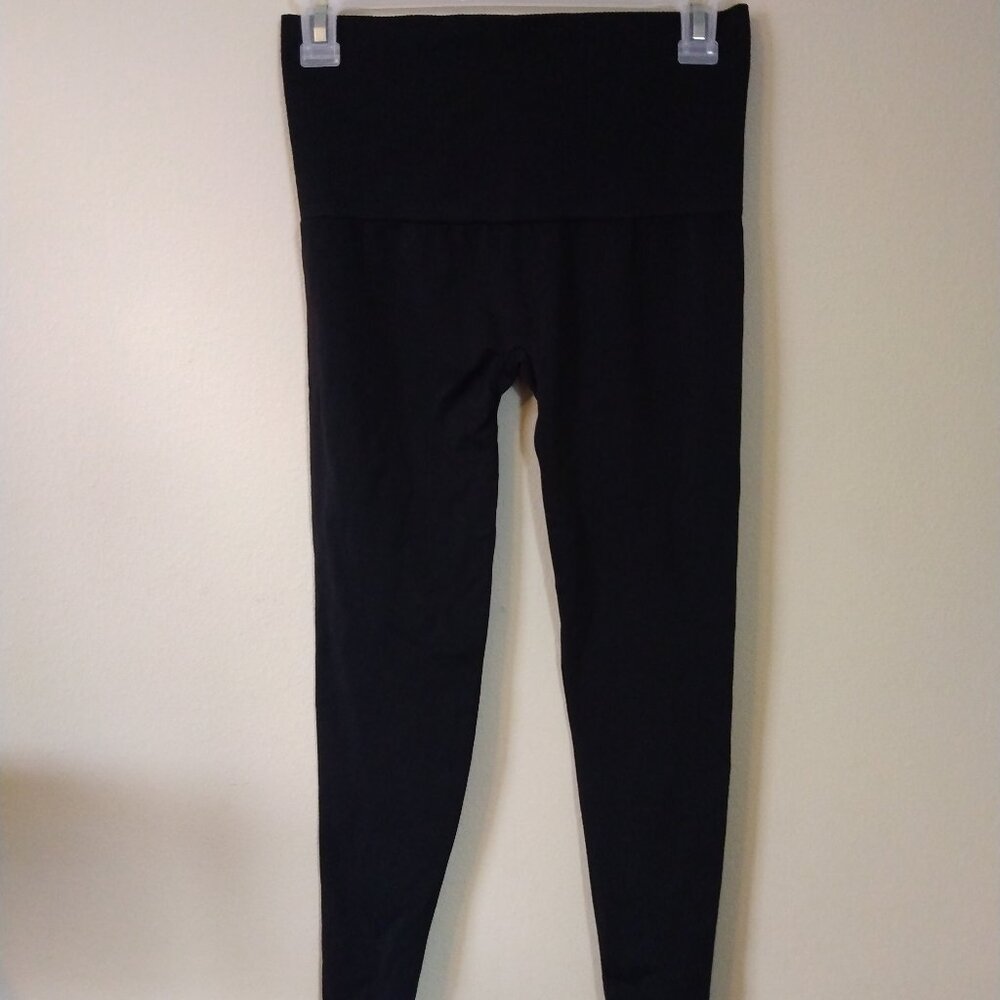Assets by Spanx Women's Black Leggings Size L